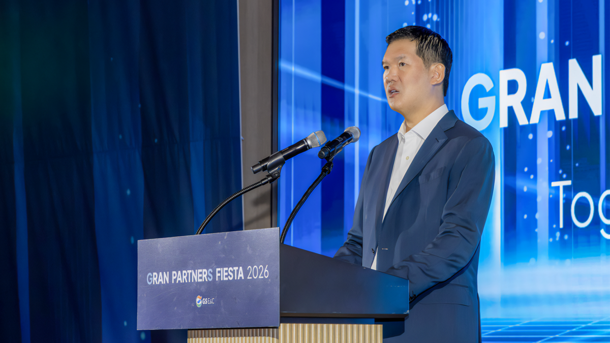 허윤홍 GS건설 대표가 12일 서울 강남구 삼성동 웨스틴 서울 파르나스에서 열린 ‘그랑 파트너스 피에스타 2026’에서 개회사를 하고 있다.  GS건설 제공