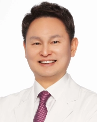 이충헌 원장(정신건강의학과 전문의)