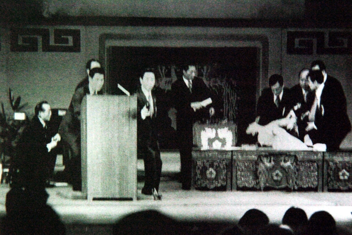 1974년 8월 15일 박 전 대통령과 육 여사가 문세광의 총격을 받은 순간. 연합뉴스·서울신문 DB