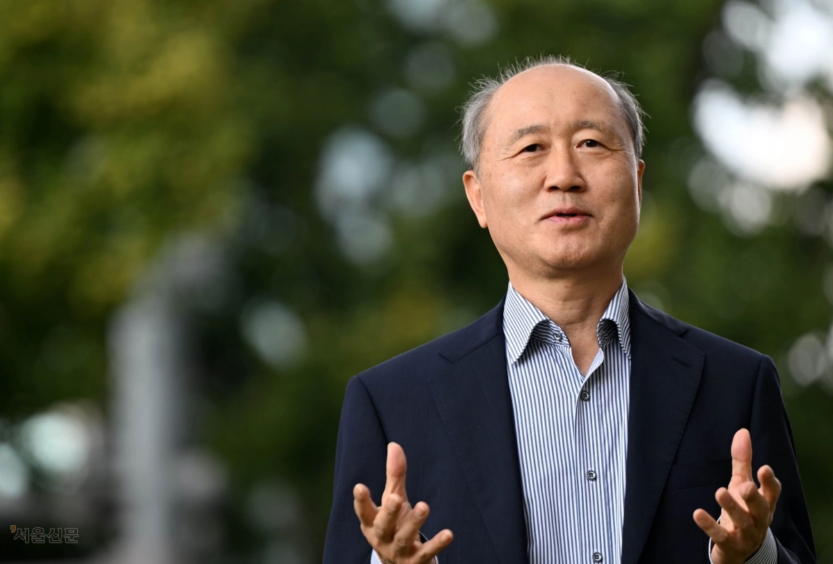 김홍상 농정연구센터 이사장은 “농지 문제에 대한 종합적인 고려 없이 투기 방지라는 성과 위주의 전수조사를 추진하다 보니 그동안 묻혀 있던 문제가 불거졌다”며 “농지 정책의 핵심은 적정 규모의 농지 보전과 토지의 효율적 이용”이라고 말했다. 홍윤기 기자