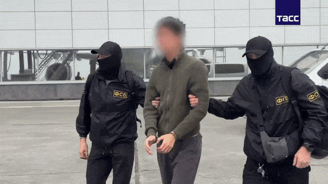 타스통신과 인테르팍스 등에 따르면 러시아 연방보안국(FSB)은 13일(현지시간) 사할린주에서 홋카이도신문 유즈노사할린스크 주재 기자를 체포했다고 발표했다. FSB는 이 기자가 일본 정보기관의 지시로 러시아 국방력과 관련한 정보를 수집·보관했다고 주장했다. FSB는 기자의 이름을 공개하지 않았다. 다만 러시아 매체 ‘오스토로즈노 노보스티’는 구속된 기자가 34세 이마이 유키이며, 법원이 12월 12일까지 구금하도록 결정했다고 보도했다. 2026.10.13 타스통신 캡처