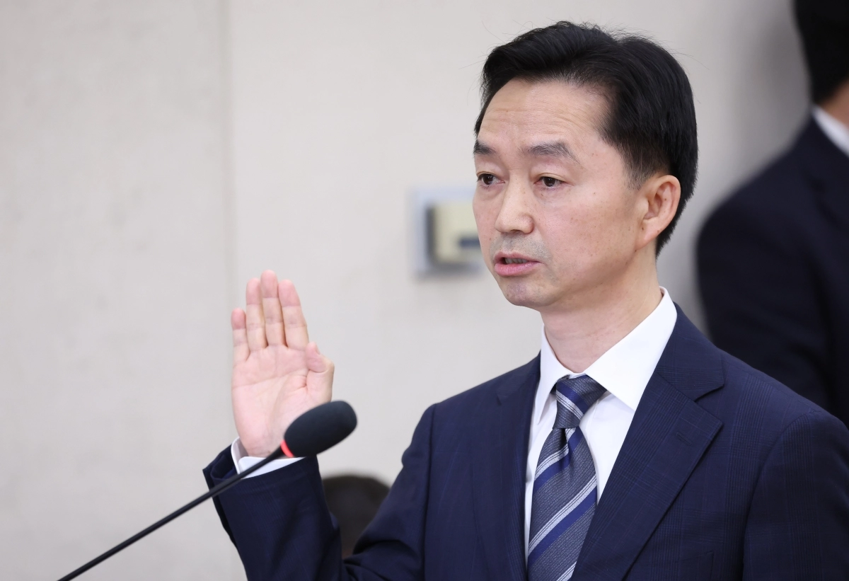 김지용 초대 중대범죄수사청장 후보자가 14일 국회 행정안전위원회에서 열린 인사청문회에서 선서하고 있다. 2026.10.14 연합뉴스
