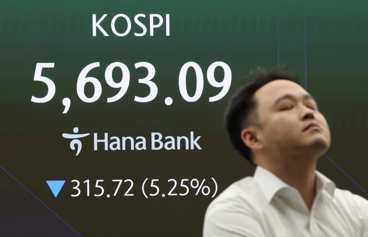 코스피, 장 초반 5% 내려 5,600대