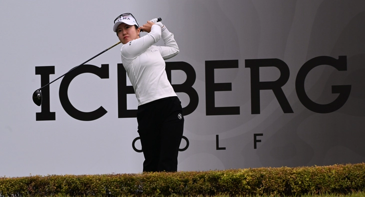 한국여자프로골프(KLPGA)투어 아이스버그골프·서울신문 오픈 라운드 첫날 16일 경기 이천시 H1 클럽 1번 홀에서 이승연이 티샷을 하고 있다. 2026.10.16. 안주영 전문기자