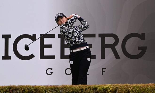 한국여자프로골프(KLPGA)투어 아이스버그골프·서울신문 오픈 라운드 첫날 16일 경기 이천시 H1 클럽 1번 홀에서 박현경 선수가티샷을 하고 있다. 2026.10.16. 안주영 전문기자