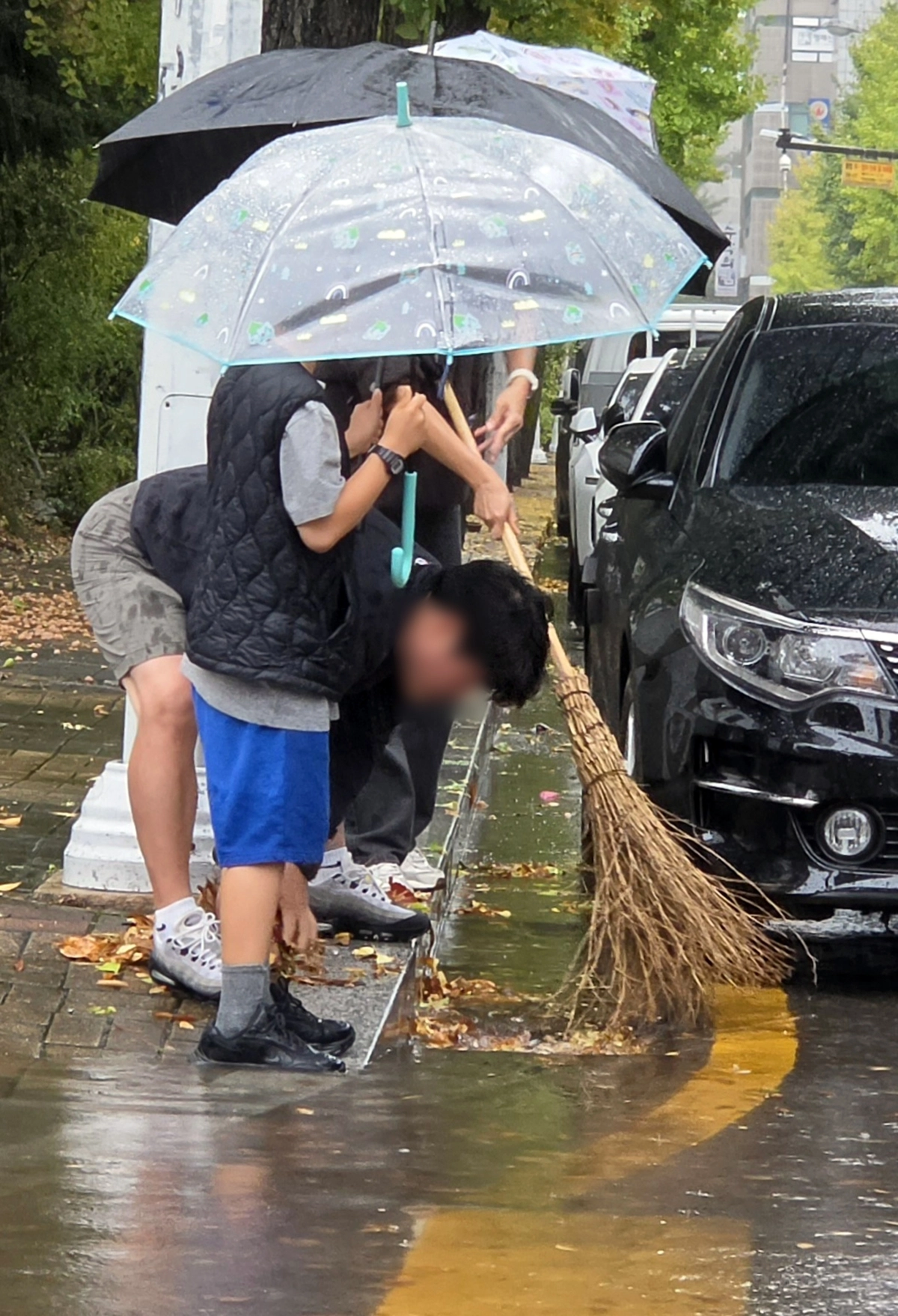 폭우 속 선행