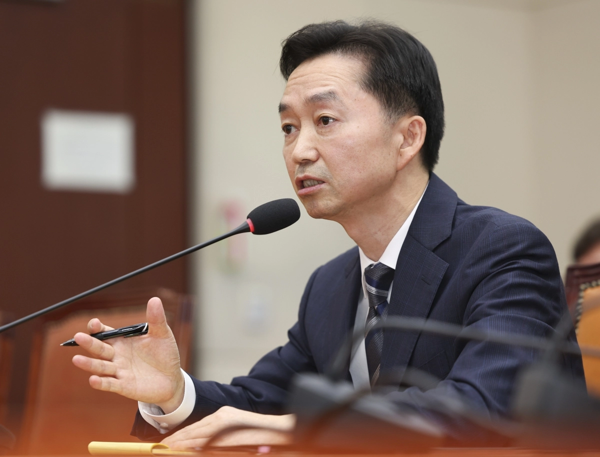 질의 답하는 김지용 중수청장 후보자