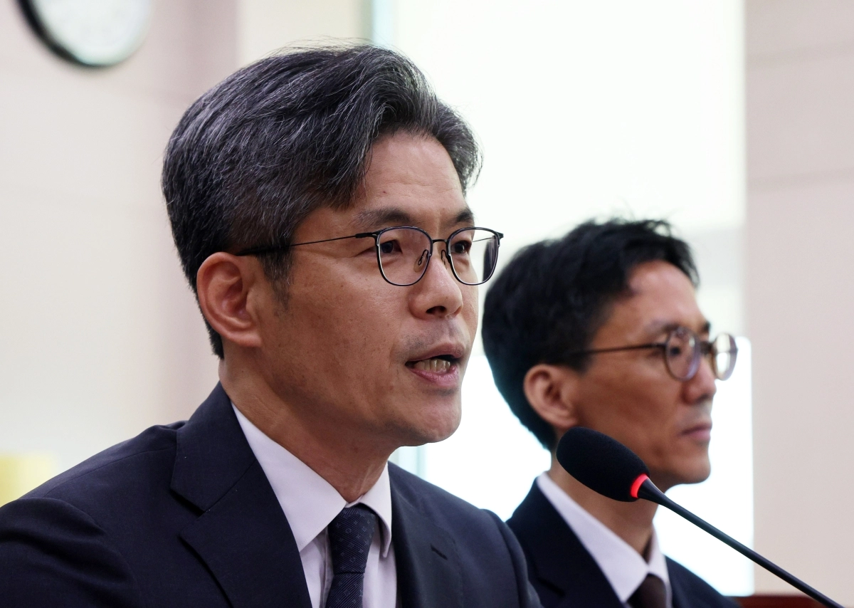 국정감사 질의 답변하는 박철우 서울중앙지방공소청장
