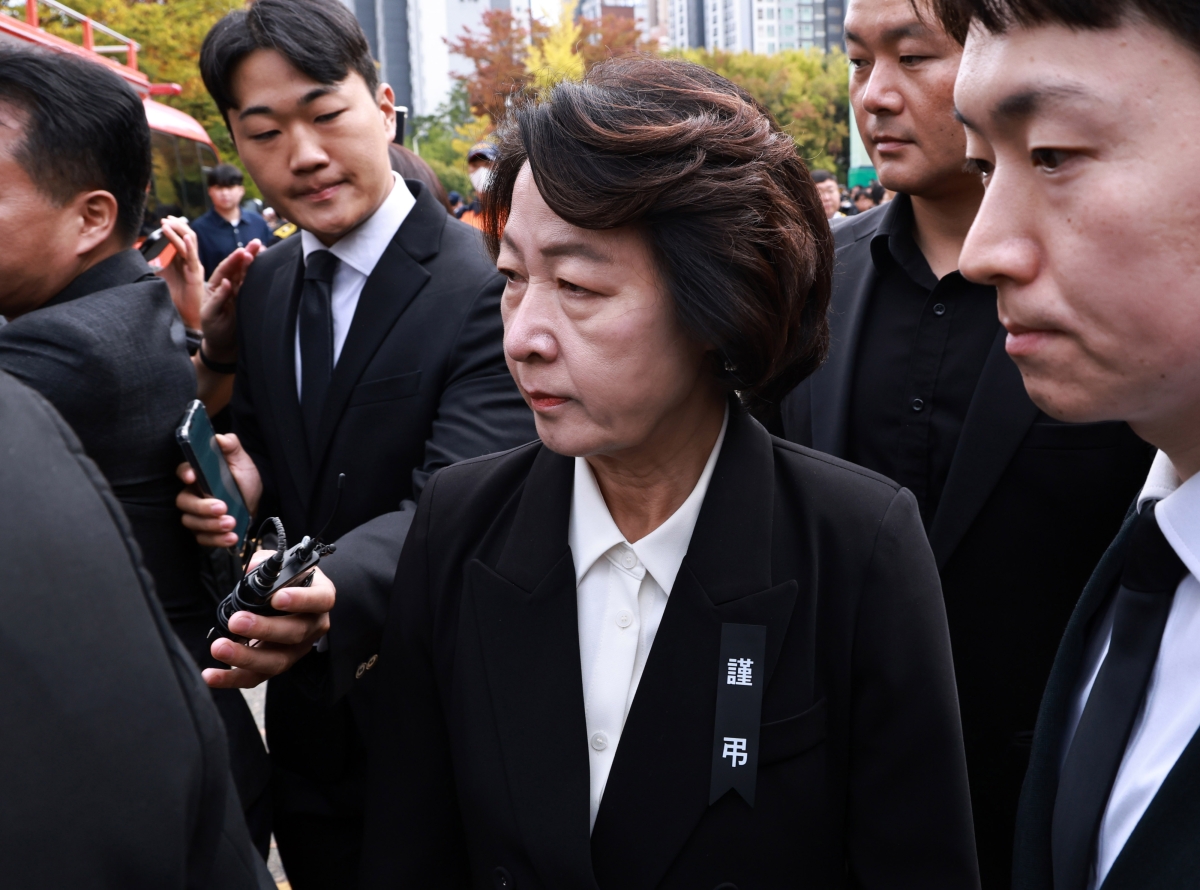 thumbnail - 추미애 “상처 입은 소방관들께 죄송“<br>국감장서 ‘재정 빨대‘ 발언 거듭 사과