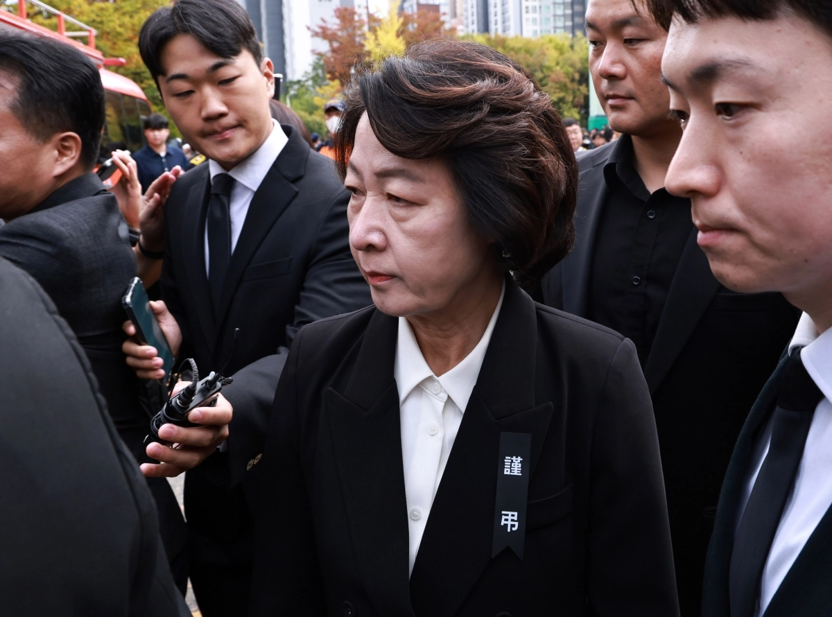 영결식장 나서는 추미애 경기지사