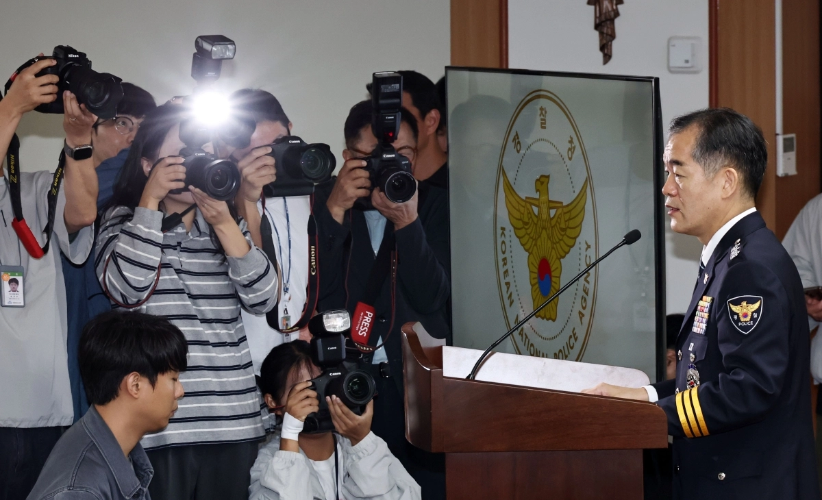 김종철 경찰청장 직무대행이 12일 서울 서대문구 경찰청에서 열린 국회 행정안전위원회 경찰청 대상 국정감사에서 인사말을 하고 있다. 2026.10.12. 연합뉴스