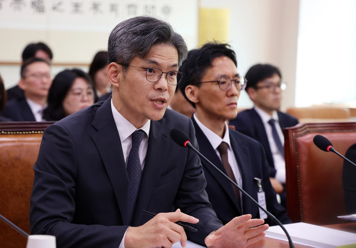 박철우 서울중앙지방공소청장이 19일 서울 여의도 국회에서 열린 법제사법위원회 국정감사(서울광역공소청 등)에서 의원 질의에 답변하고 있다. 2026.10.19.  뉴시스