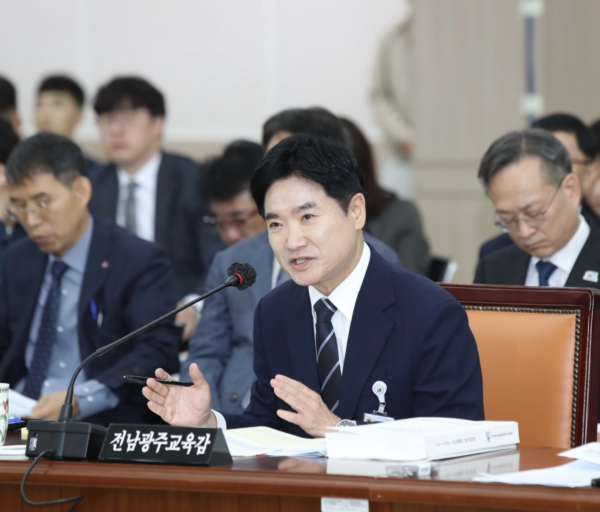 김대중 전남광주통합특별시교육감이 20일 전남광주통합특별시교육청 전남청사에서 열린 국회 교육위원회 국정감사에서 업무보고를 하고 있다.