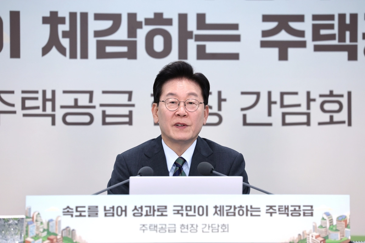 이재명 대통령이 20일 인천 계양 공공주택지구에서 열린 주택공급현장 간담회에서 발언을 하고 있다. 2026.10.20 연합뉴스