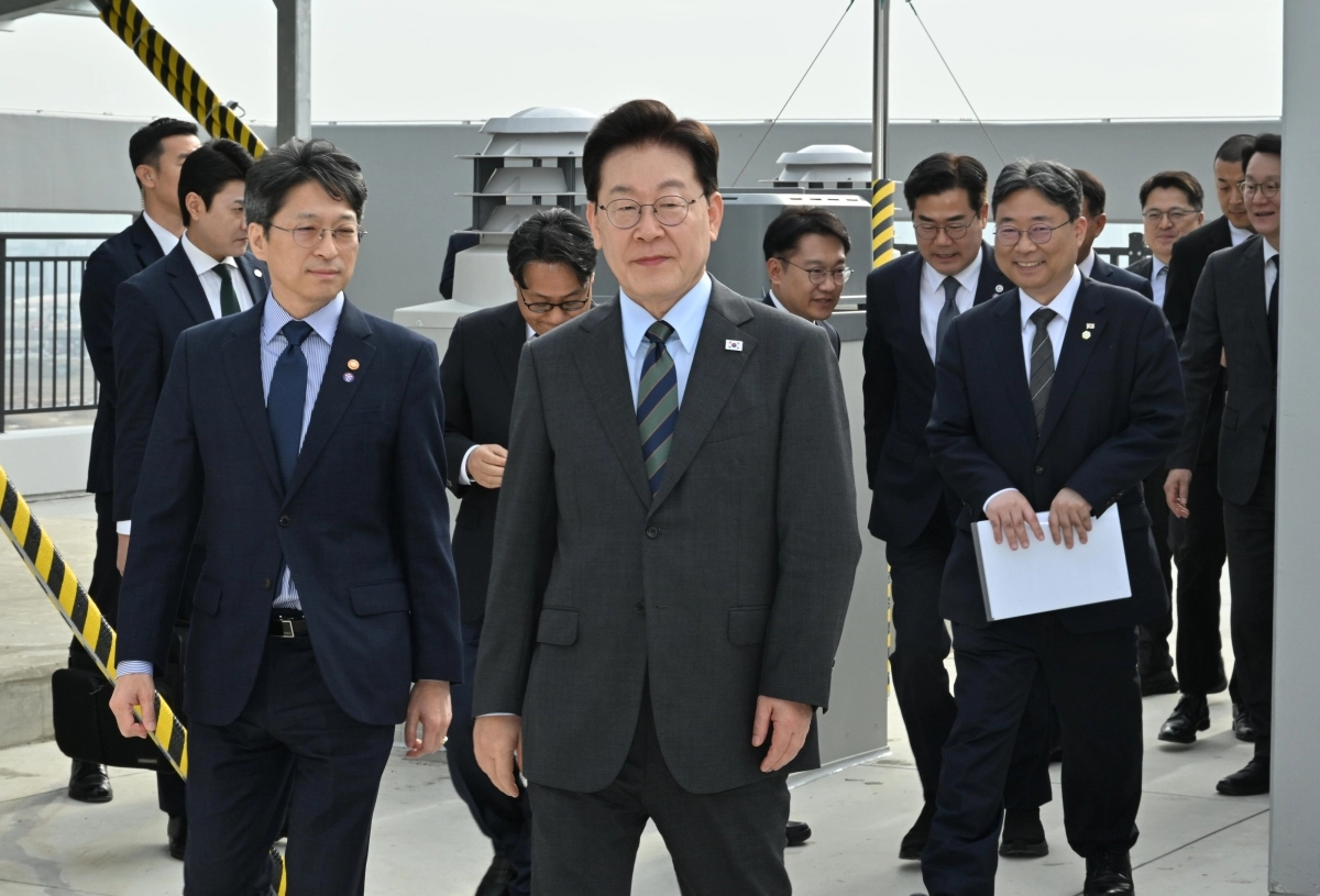 이재명 대통령이 20일 인천 계양 공공주택지구를 찾아 3기 신도시 현장 시찰을 하고 있다. 2026.10.20 연합뉴스