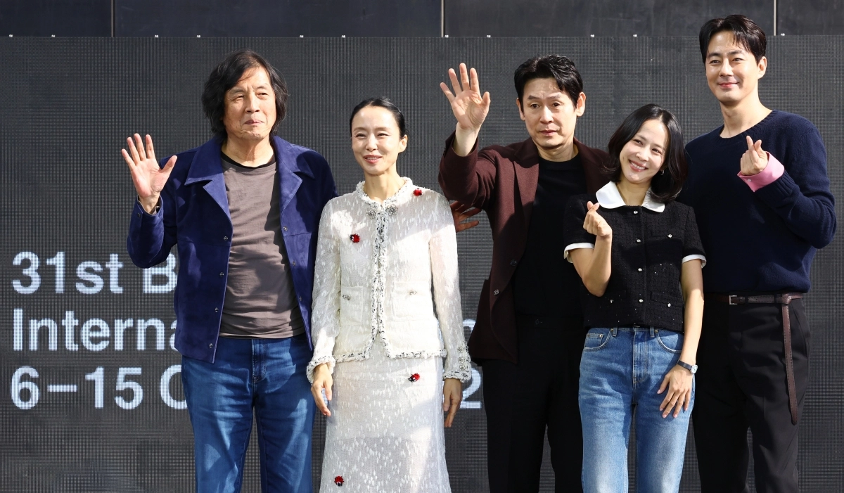 영화 ‘가능한 사랑’ 주역들, 부산국제영화제 팬들과 함께