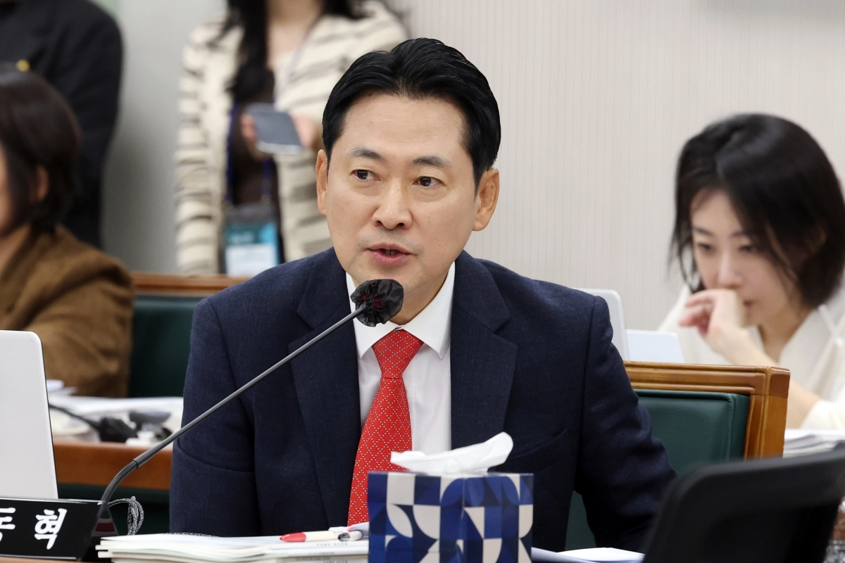국민의힘 장동혁 의원이 21일 오전 전남광주 북구 전남대학교에서 열린 국회 교육위원회 지방2반 호남·충청권 국립대에 대한 국정감사에서 질의하고 있다. 2026.10.21 연합뉴스