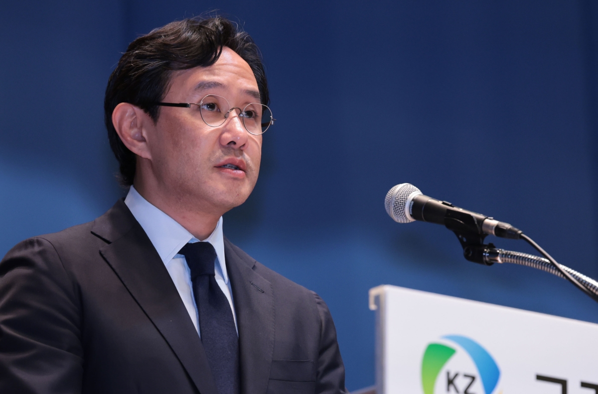기자회견문 낭독하는 최윤범 고려아연 회장