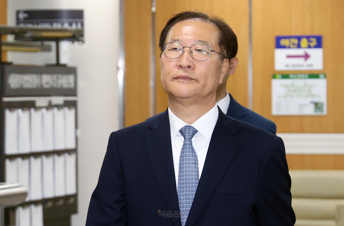내란 중요임무 종사 등 혐의로 기소된 박성재 전 법무부 장관이 지난 6월 22일 서울 서초구 서울중앙지방법원에서 열린 1심 선고 공판에 출석하고 있다.  이지훈 기자