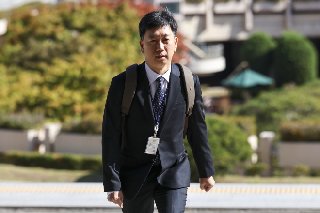 ‘이화영 재판 집단 퇴정’ 검사들, 법무부 징계위 출석…“재판부 기피 신청 상황 설명”