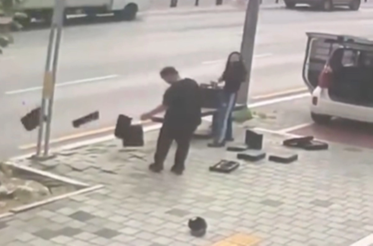 대구에서 도시락 배달을 준비하던 직원이 모르는 여성에게 폭행 당하는 일이 벌어졌다. 스레드(@3peoplefood) 갈무리
