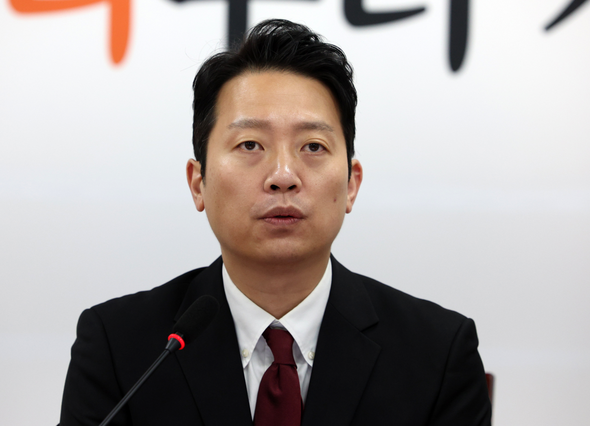 이기인 개혁신당 비상대책위원장이 22일 서울 여의도 국회에서 열린 비상대책위원회의에서 발언하고 있다. 뉴시스