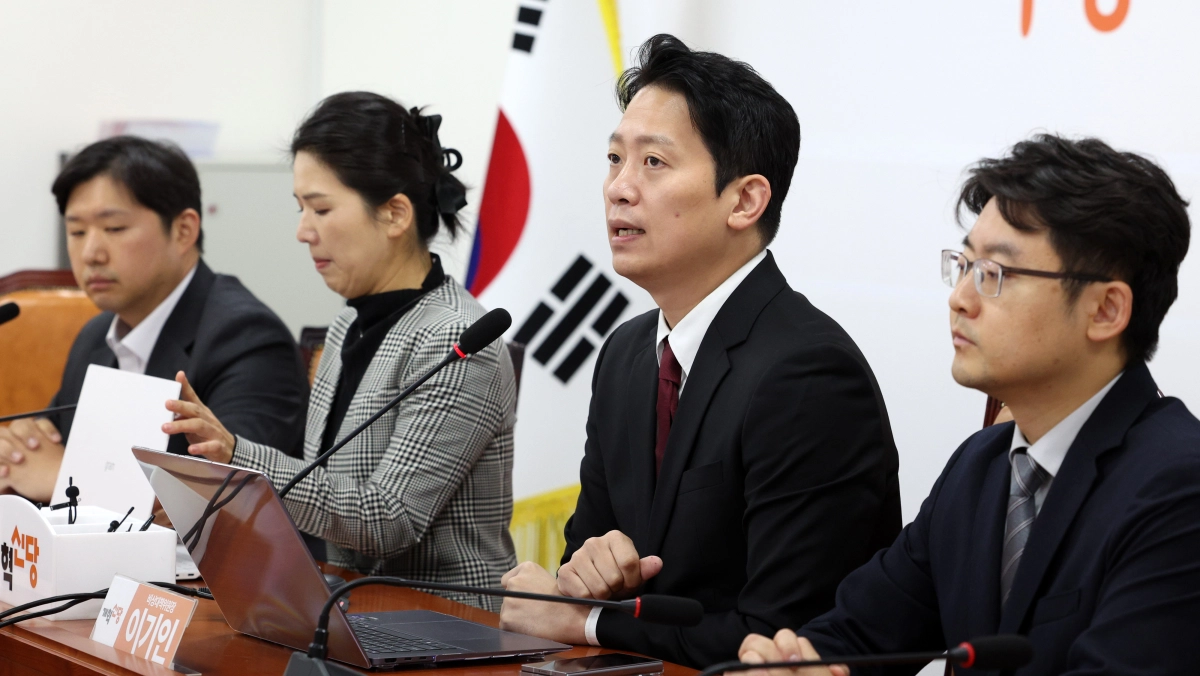 이기인 개혁신당 비상대책위원장이 22일 서울 여의도 국회에서 열린 비상대책위원회의에서 발언하고 있다. 뉴시스