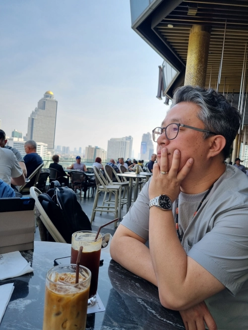 홍성구 작가