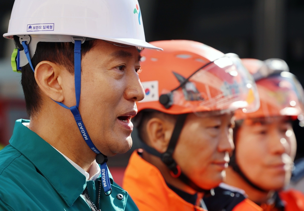 오세훈 서울시장이 22일 서울 양천구 목동종합운동장에서 열린 ‘2026 서울시 재난대응 안전한국훈련’에서 현장을 점검한 뒤 발언하고 있다. 뉴시스