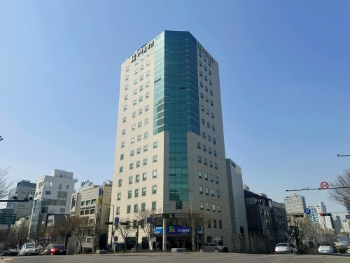 청담 우리들병원이 글로벌 스마트 의료 경쟁력을 인정받으며 세계 100대 스마트병원에 6년 연속 이름을 올렸다. 사진은 청담 우리들병원 전경.