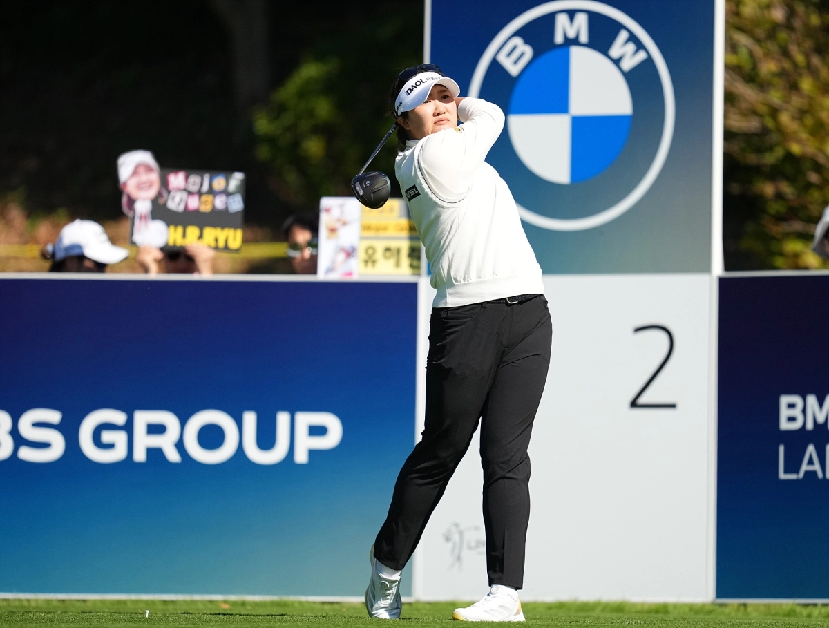 유해란이 22일 전남광주 해남군 파인비치 골프링크스(파72)에서 열린 LPGA투어 BMW 레이디스 챔피언십 1라운드 2번 홀에서 드라이버로 티샷하고 있다. 유해란은 이날 1타차 공동 3위에 올라 시즌 세번째 우승의 발판을 마련했다.  BMW 레이디스 챔피언십  조직위원회 제공.
