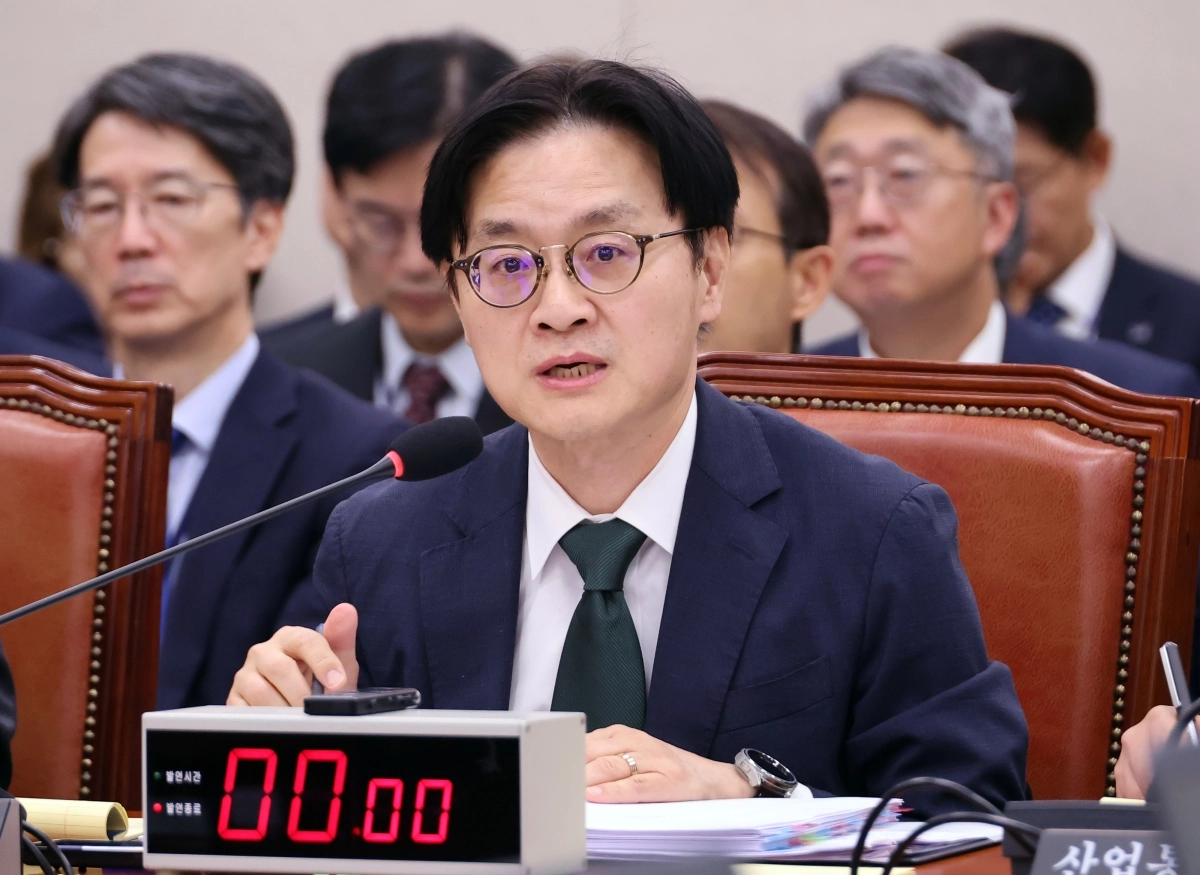 김정관 산업통상부 장관이 22일 국회 산업통상자원중소벤처기업위원회에서 열린 2026년도 종합 국정감사에서 위원 질문에 답하고 있다. 2026.10.22 연합뉴스