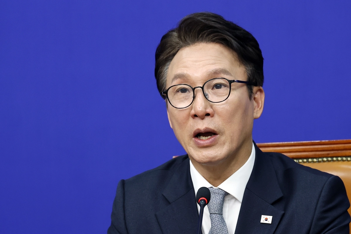 최고위 발언하는 김민석 대표