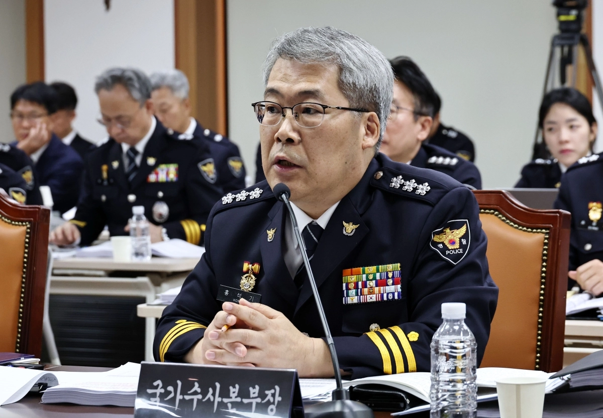 홍석기 국가수사본부장이 지난 12일 서울 서대문구 경찰청에서 열린 국회 행정안전위원회 경찰청 대상 국정감사에서 말하고 있는 모습. 연합뉴스