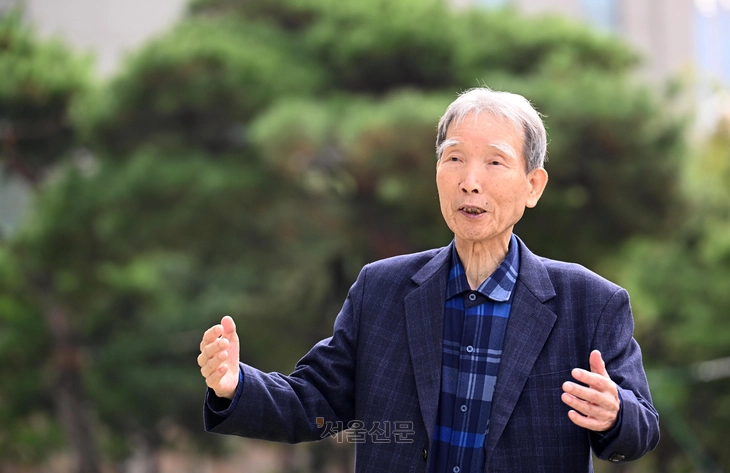 국립한국문학관장 임헌영 문학평론가는 서울신문과의 인터뷰에서 “살아있는 사람의 죄를 현생에서 심판할 수 있는 문학은 살아있는 염라대왕”이라고 말했다. 도준석 전문기자