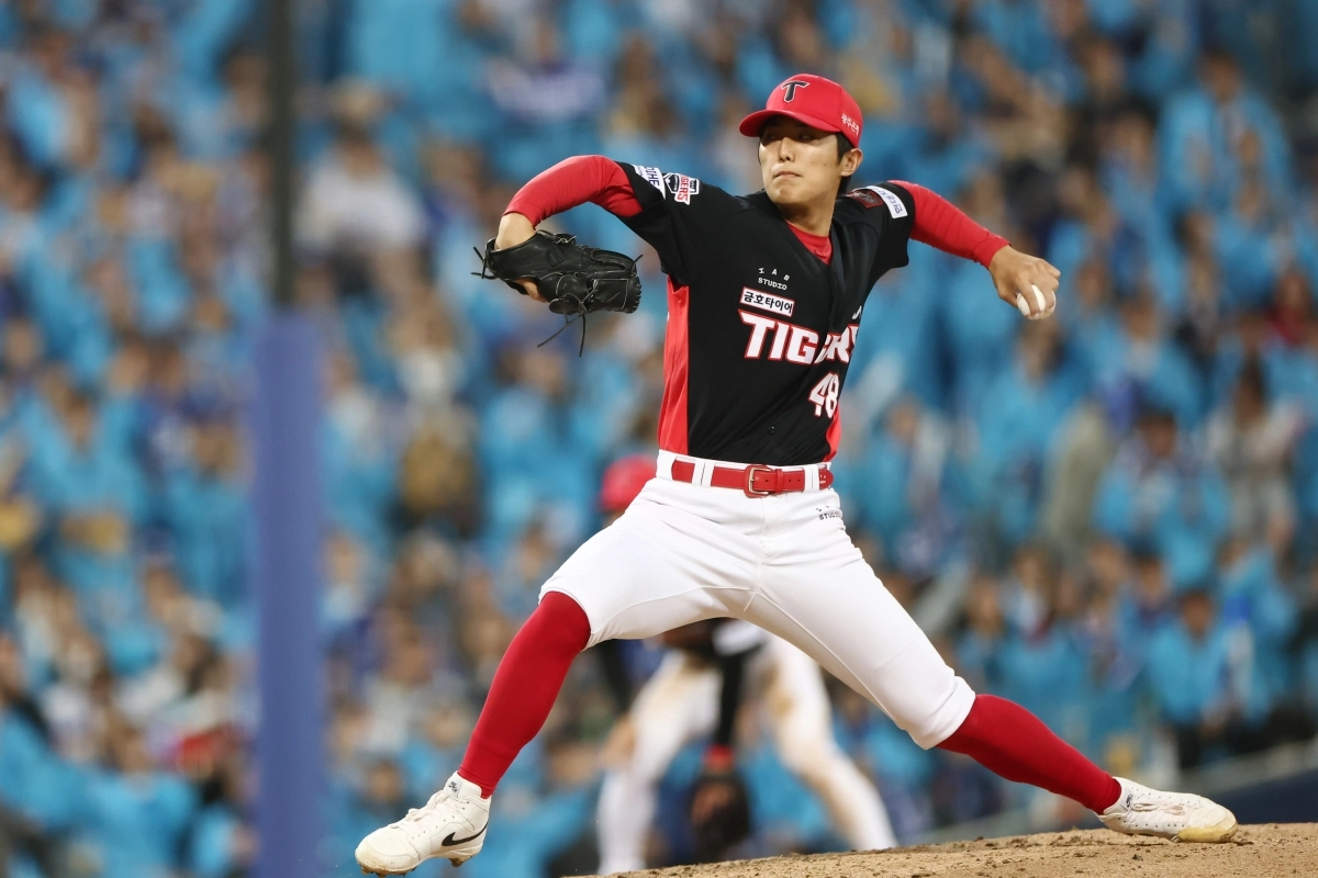 26일 대구 삼성라이온즈파크에서 열린 2026 KBO 포스트시즌 플레이오프 삼성 라이온즈 대 KIA 타이거즈 1차전. 6회 말 KIA 이의리가 역투하고 있다. 2026.10.26        대구 연합뉴스