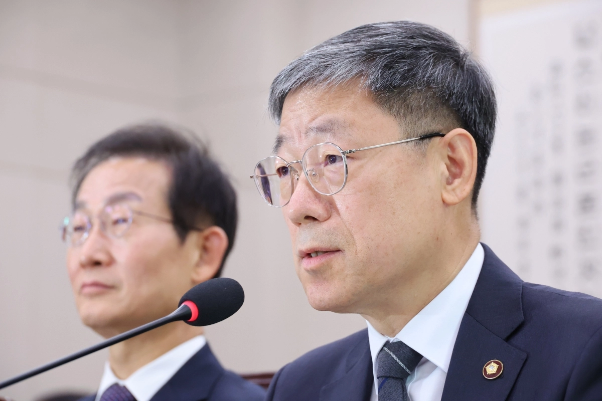 노경필 법원행정처장이 26일 서울 여의도 국회에서 열린 법제사법위원회의 법무부 등에 대한 종합감사에서 의원 질의에 답변하고 있다. 2026.10.26 뉴스1