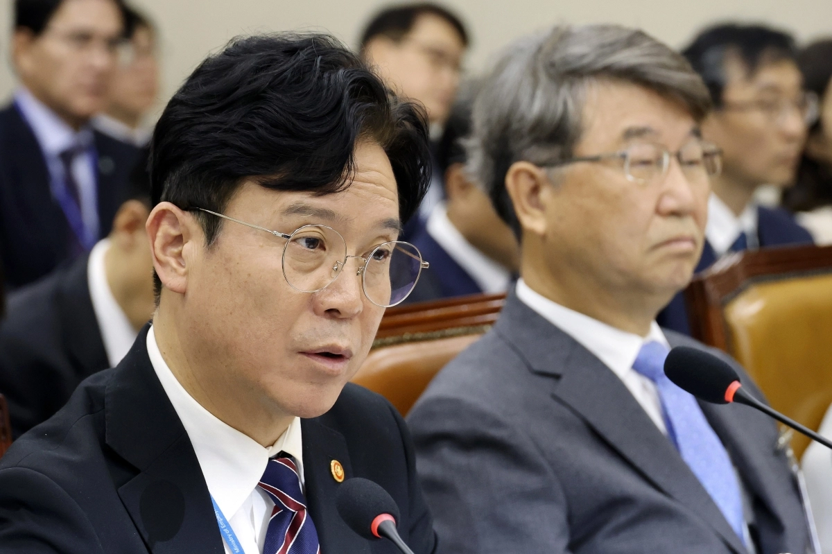 종합감사 참석한 김영훈 장관