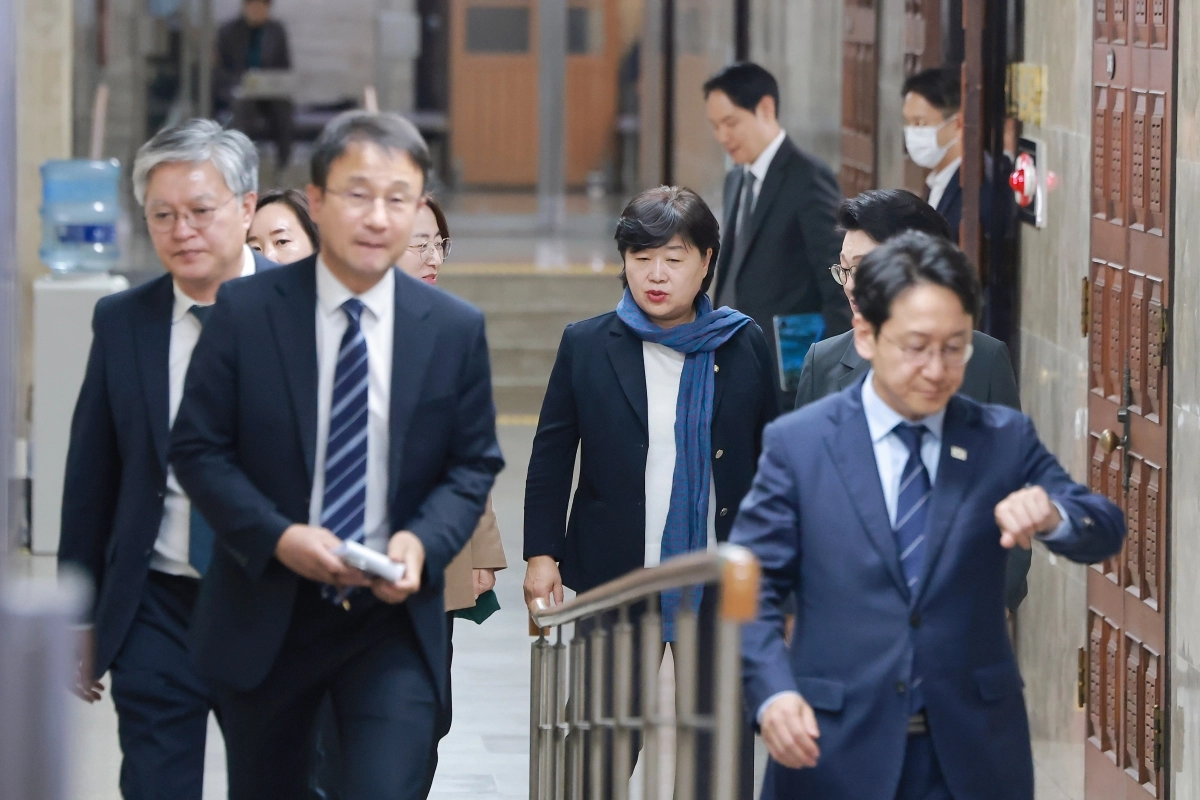 민주당 의원총회 마친 서영교 법사위원장