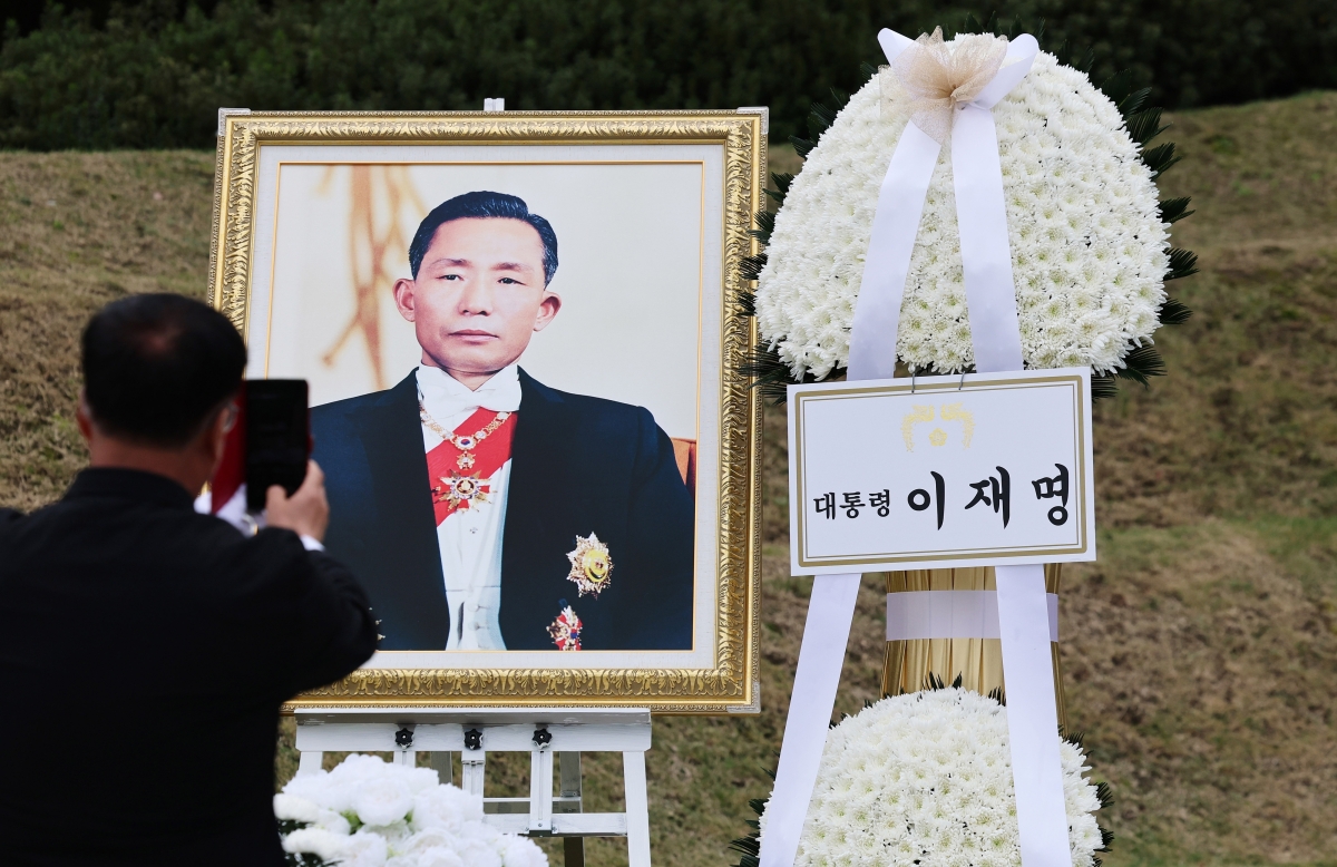 박정희 추모식에 놓인 이재명 대통령의 추모 화환
