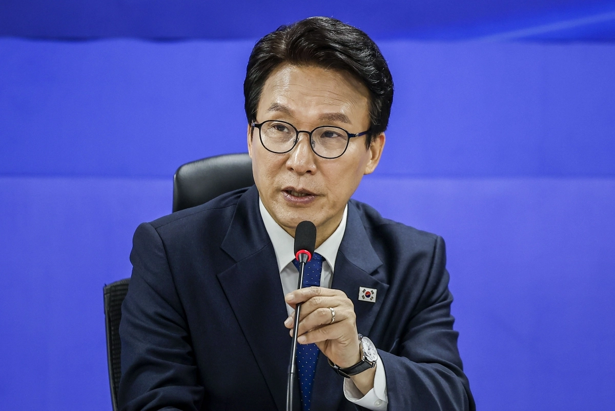 발언하는 김민석 당 대표