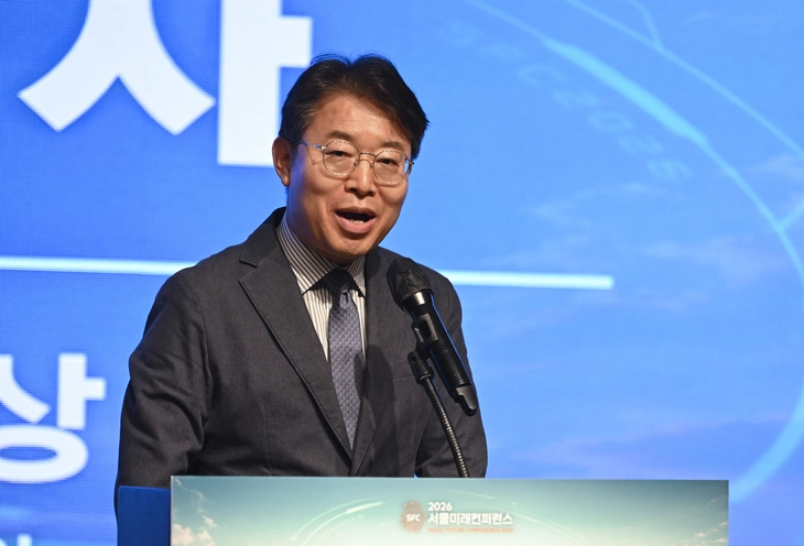 국회 기후에너지환경노동위원회 여당 간사인 최기상 더불어민주당 의원이 서울 중구 신라호텔 루비홀에서 ‘청정전력의 해법, 해상풍력에서 SMR까지’를 주제로 열린 청정에너지 인프라 포럼-덴마크의 경험, 한국의 혁신에서 축사를 하고 있다. 이지훈 기자