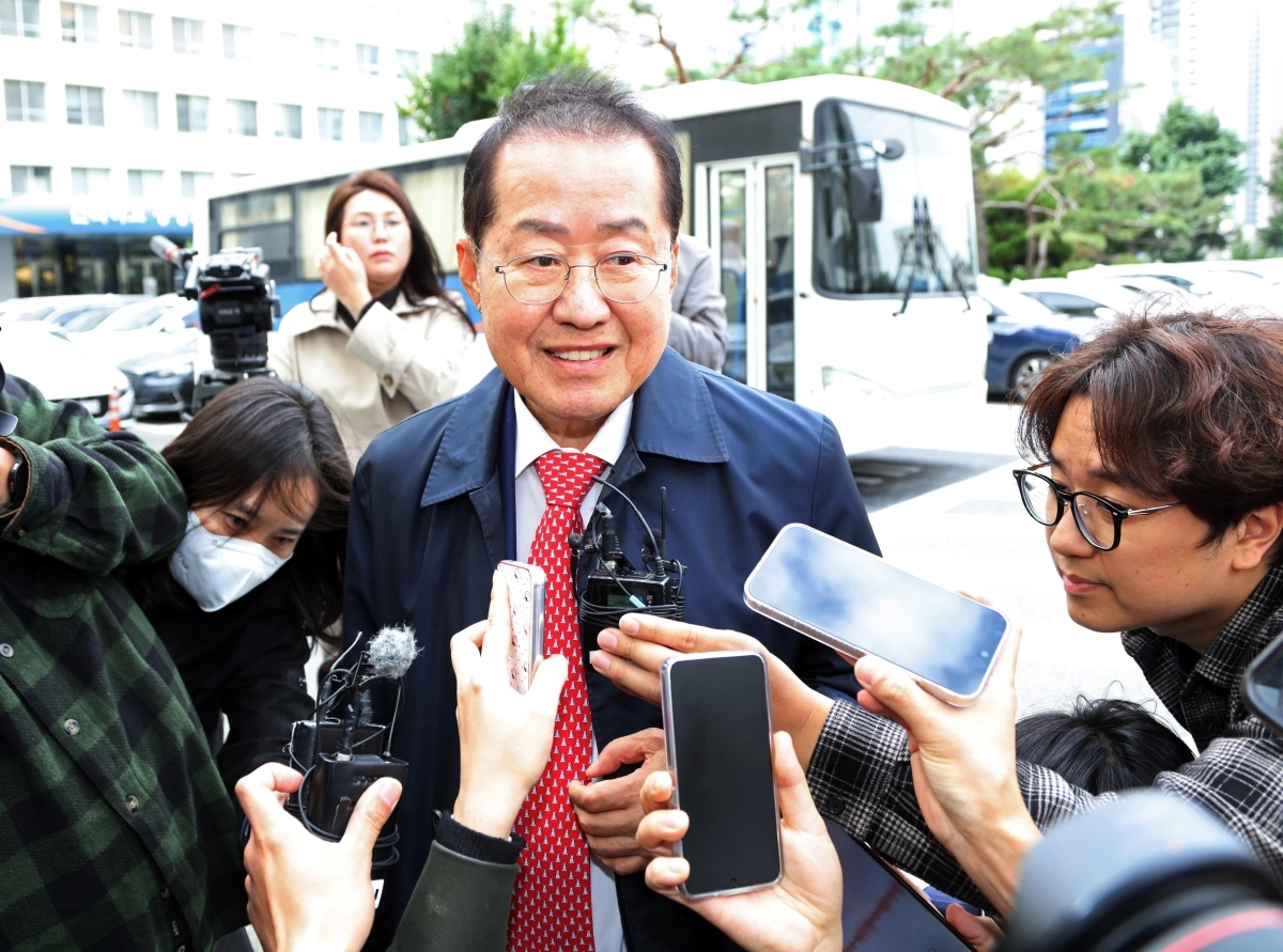변호사 자격으로 대구지방법원 찾은 홍준표. 연합뉴스