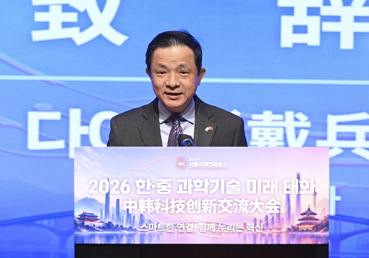 다이빙 주한중국대사가 28일 서울 중구 신라호텔 루비홀에서 ‘스마트한 연결, 함께 누리는 혁신’을 주제로 열린 2026 한·중 과학기술 미래대화에서 축사를 하고 있다. 2026.10.28 이지훈 기자