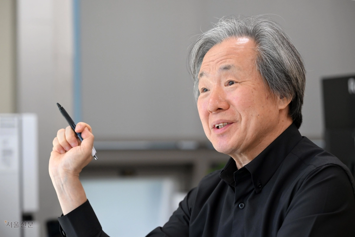 정기석 신임 용산보건소장이 지난 6일 용산보건소에서 서울신문과 인터뷰를 하고 있다. 도준석 전문기자