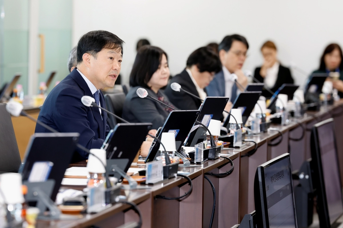 이형훈 보건복지부 제2차관이 28일 서울 서초구 국제전자센터에서 열린 제19차 건강보험정책심의위원회에서 발언하고 있다. 2026.10.28  보건복지부 제공