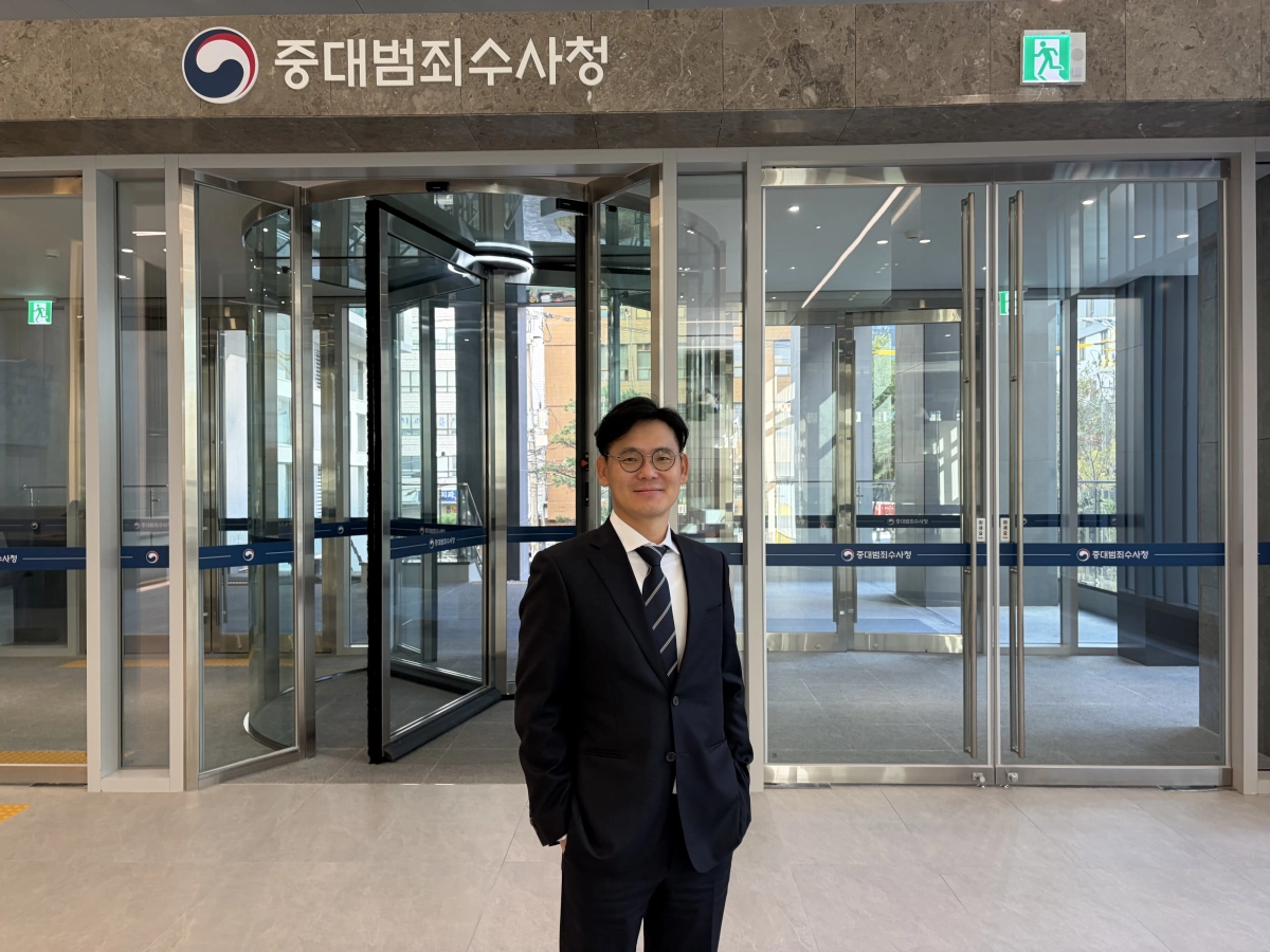 이은상 중대범죄수사청 기획조정관이 28일 서울 중구 중대범죄수사청에서 서울신문과 인터뷰한 뒤 포즈를 취하고 있다. 김주환 기자