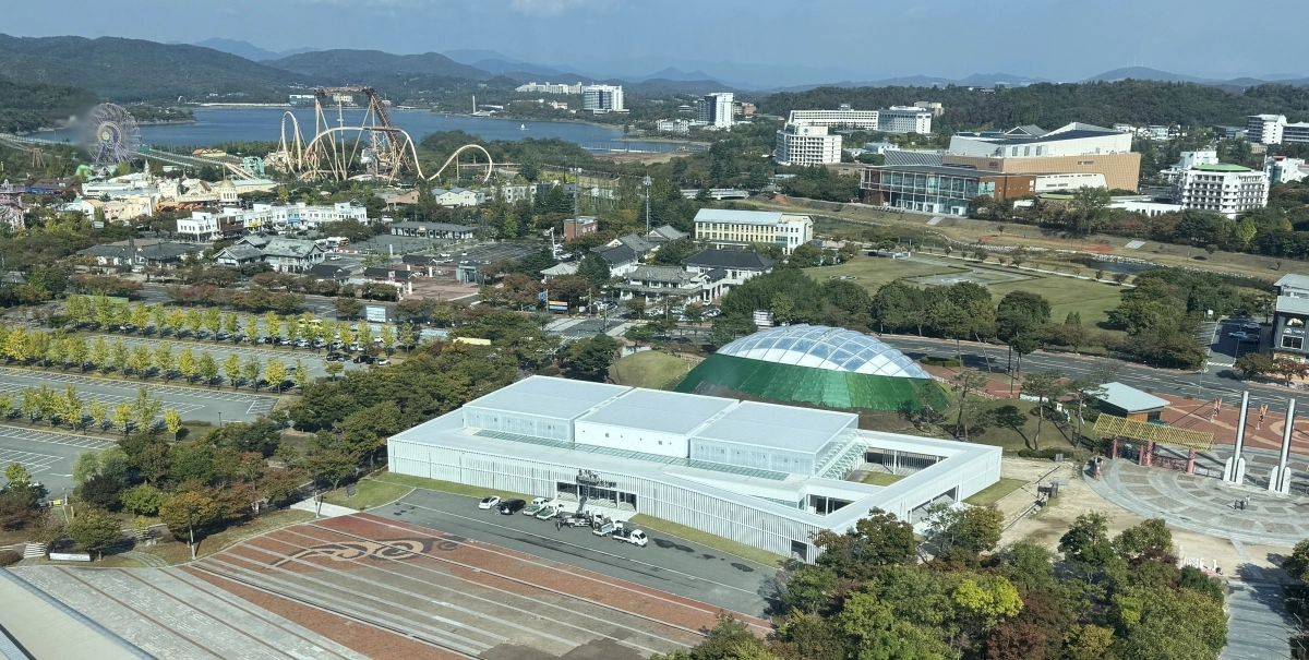 경북 경주엑스포대공원에 조성된 APEC 정상회의 기념관 전경. 경북문화관광공사 제공