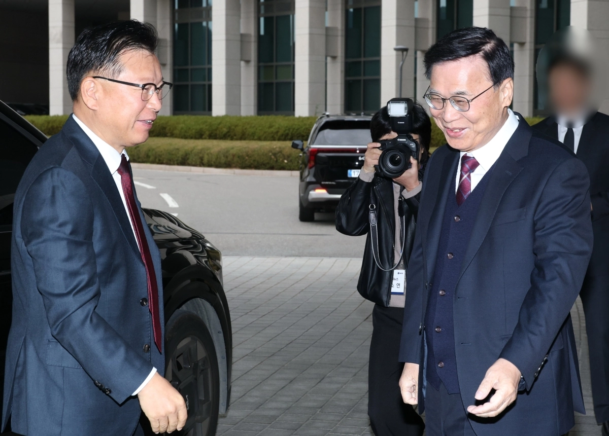 국감 출석하는 이종석 국정원장-이양수 정보위원장