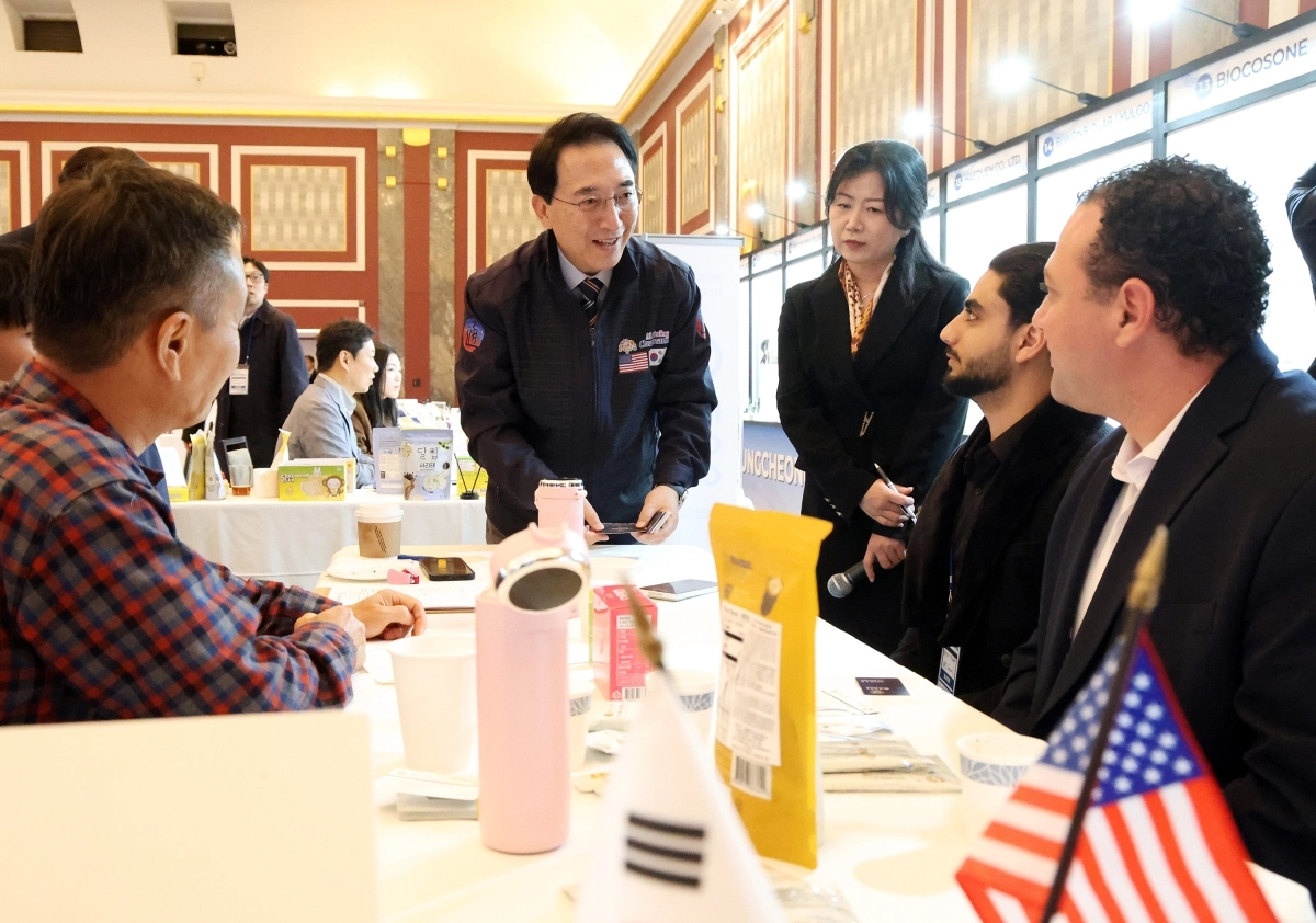 박수현 충남지사가 27일 뉴욕 수출상담회 현장을 방문해 도내 기업의 해외시장 개척 활동을 지원하고 있다. 도 제공